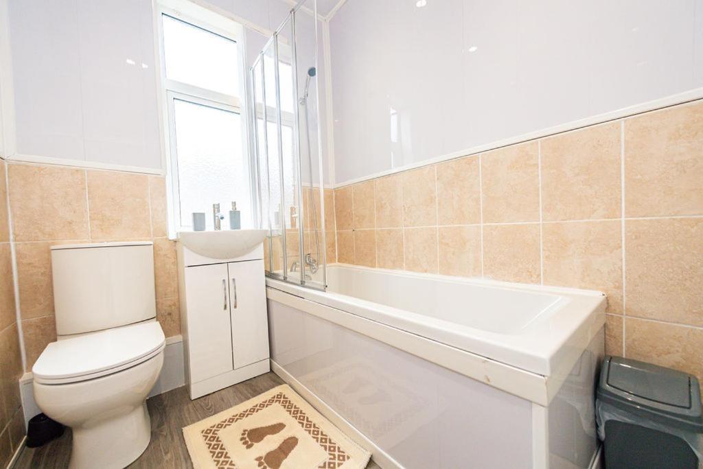 Room In Anfield Liverpool Buitenkant foto